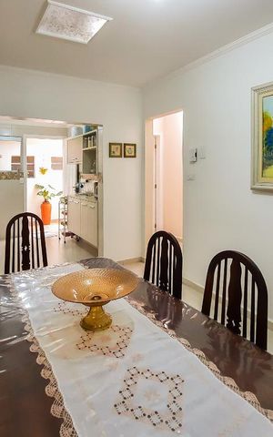 Casa à venda com 164m², 3 quartos e 4 vagas Casa à venda com 164m², 3 quartos e 4 vagasSala de Jantar