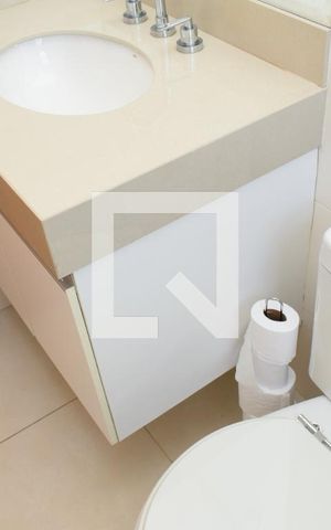 Apartamento à venda com 82m², 2 quartos e 2 vagasBanheiro da Suíte 2