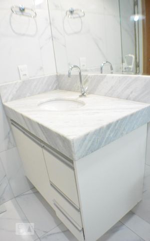 Apartamento para alugar com 140m², 3 quartos e 2 vagasQuarto 1 com banheiro