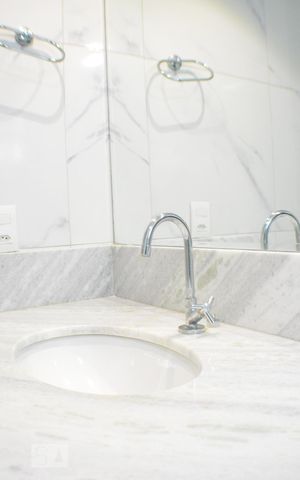 Apartamento para alugar com 140m², 3 quartos e 2 vagasQuarto 1 com banheiro