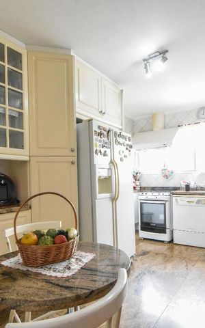 Apartamento à venda com 195m², 4 quartos e 2 vagasCozinha