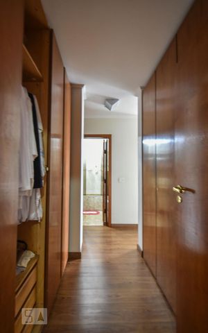 Apartamento à venda com 195m², 4 quartos e 2 vagasCorredor