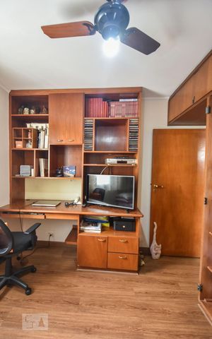 Apartamento à venda com 195m², 4 quartos e 2 vagasQuarto 03