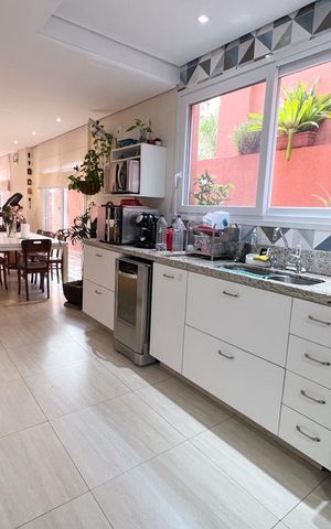 Casa à venda com 192m², 2 quartos e 2 vagas Casa à venda com 192m², 2 quartos e 2 vagasCozinha