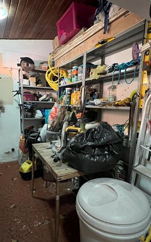 Casa à venda com 192m², 2 quartos e 2 vagas Casa à venda com 192m², 2 quartos e 2 vagasQuarto de Serviço