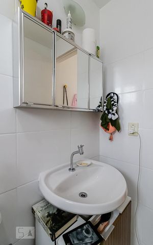 Apartamento para alugar com 54m², 2 quartos e 1 vaga Apartamento para alugar com 54m², 2 quartos e 1 vagaBanheiro da Suíte