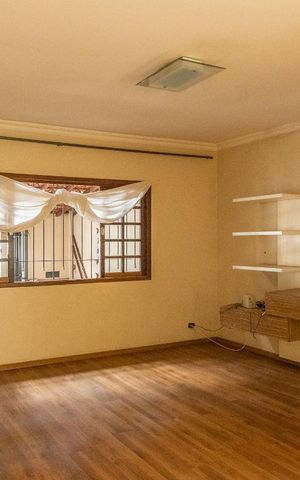Casa à venda com 361m², 6 quartos e 4 vagasSala