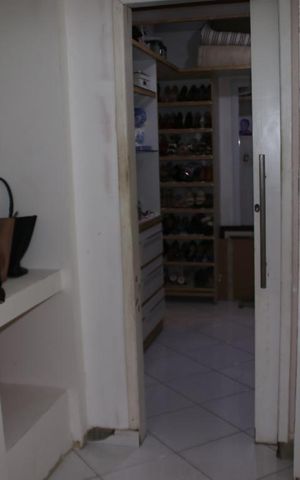 Casa de condomínio à venda com 250m², 5 quartos e 2 vagasQuarto 4