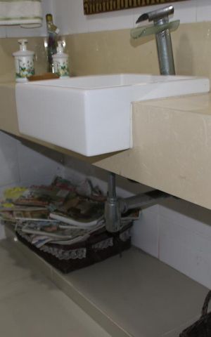Casa de condomínio à venda com 250m², 5 quartos e 2 vagasLavabo