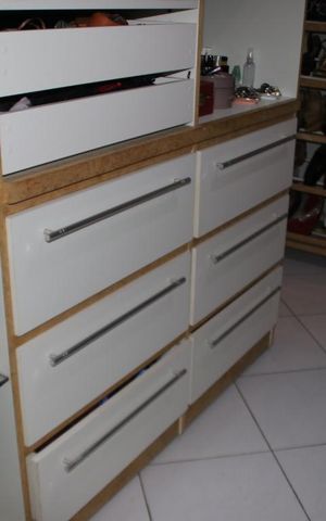 Casa de condomínio à venda com 250m², 5 quartos e 2 vagasCloset