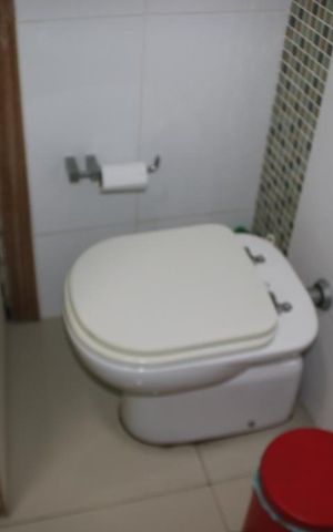 Casa de condomínio à venda com 250m², 5 quartos e 2 vagasLavabo