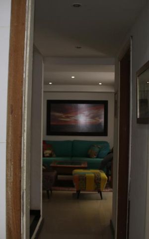Casa de condomínio à venda com 250m², 5 quartos e 2 vagasLavabo