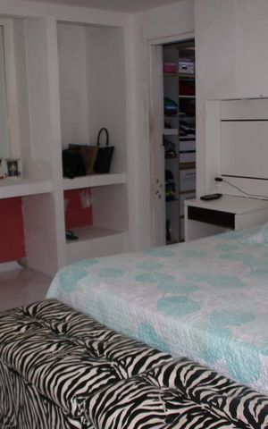 Casa de condomínio à venda com 250m², 5 quartos e 2 vagasQuarto 4