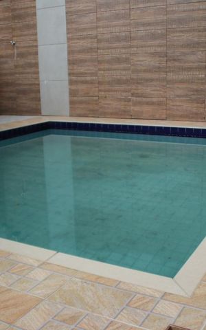 Casa de condomínio à venda com 250m², 5 quartos e 2 vagasPiscina
