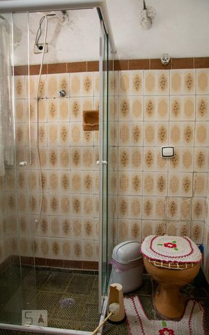 Casa para alugar com 180m², 2 quartos e 1 vaga Casa para alugar com 180m², 2 quartos e 1 vagaBanheiro 2