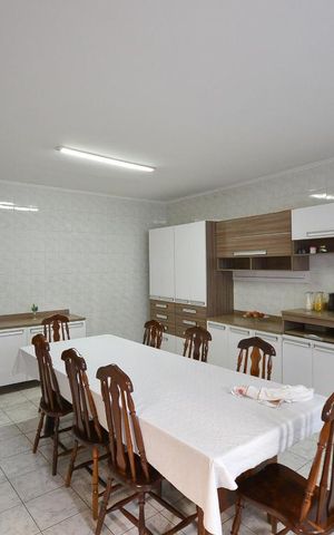 Casa à venda com 335m², 3 quartos e 1 vaga Casa à venda com 335m², 3 quartos e 1 vagaCozinha