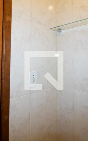 Casa para alugar com 100m², 2 quartos e 2 vagas Casa para alugar com 100m², 2 quartos e 2 vagasBanheiro
