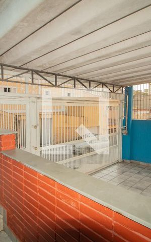 Casa para alugar com 100m², 2 quartos e 2 vagas Casa para alugar com 100m², 2 quartos e 2 vagasGaragem