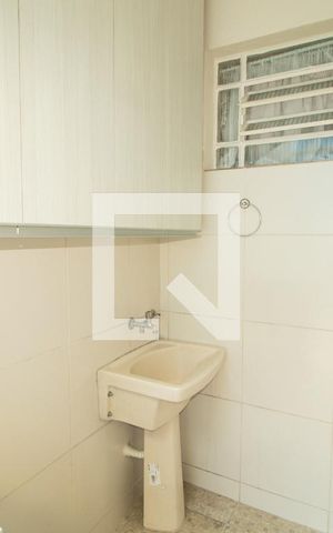Casa para alugar com 100m², 2 quartos e 2 vagas Casa para alugar com 100m², 2 quartos e 2 vagasÁrea de Serviço