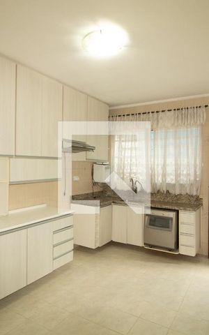 Casa para alugar com 100m², 2 quartos e 2 vagas Casa para alugar com 100m², 2 quartos e 2 vagasCozinha
