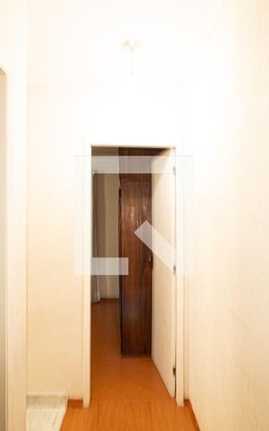 Casa para alugar com 100m², 2 quartos e 2 vagas Casa para alugar com 100m², 2 quartos e 2 vagasCorredor