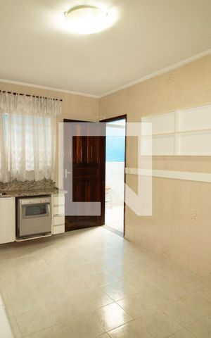 Casa para alugar com 100m², 2 quartos e 2 vagas Casa para alugar com 100m², 2 quartos e 2 vagasCozinha