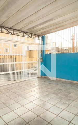 Casa para alugar com 100m², 2 quartos e 2 vagas Casa para alugar com 100m², 2 quartos e 2 vagasGaragem