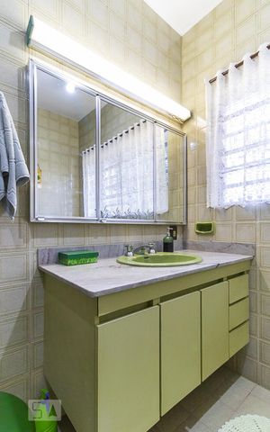 Casa à venda com 465m², 5 quartos e 5 vagas Casa à venda com 465m², 5 quartos e 5 vagasBanheiro social 1