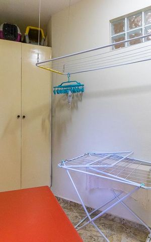 Casa à venda com 465m², 5 quartos e 5 vagas Casa à venda com 465m², 5 quartos e 5 vagasÁrea de serviço