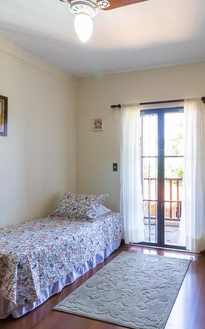 Casa à venda com 465m², 5 quartos e 5 vagas Casa à venda com 465m², 5 quartos e 5 vagasQuarto 4