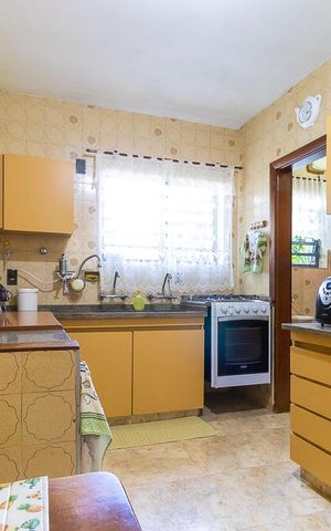 Casa à venda com 465m², 5 quartos e 5 vagas Casa à venda com 465m², 5 quartos e 5 vagasCozinha