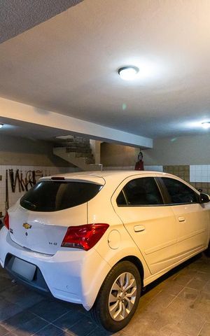 Casa à venda com 465m², 5 quartos e 5 vagas Casa à venda com 465m², 5 quartos e 5 vagasVagas de garagem