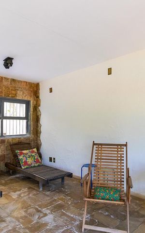 Casa à venda com 465m², 5 quartos e 5 vagas Casa à venda com 465m², 5 quartos e 5 vagasSalão