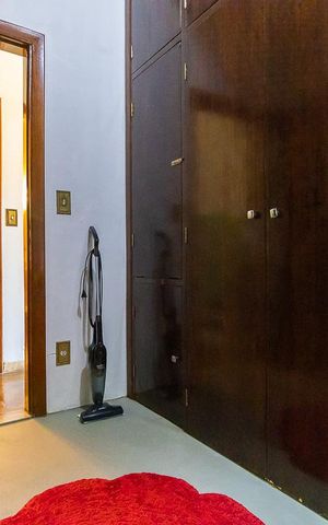 Casa à venda com 465m², 5 quartos e 5 vagas Casa à venda com 465m², 5 quartos e 5 vagasQuarto 2 - Suíte 2