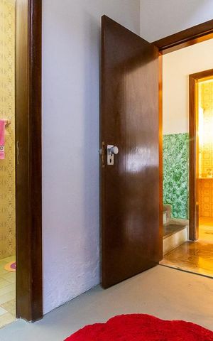 Casa à venda com 465m², 5 quartos e 5 vagas Casa à venda com 465m², 5 quartos e 5 vagasQuarto 2 - Suíte 2