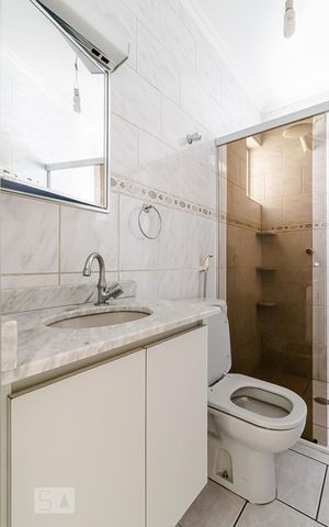 Apartamento à venda com 60m², 2 quartos e 1 vaga Apartamento à venda com 60m², 2 quartos e 1 vagaBanheiro
