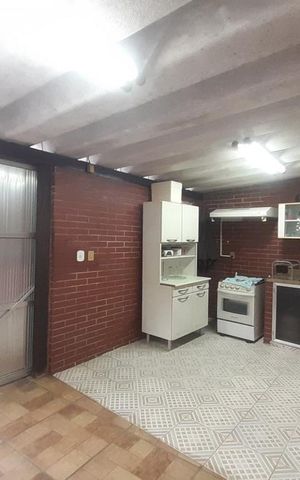 Casa de condomínio à venda com 200m², 4 quartos e 2 vagas Casa de condomínio à venda com 200m², 4 quartos e 2 vagasTerraço