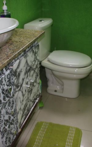 Casa de condomínio à venda com 160m², 3 quartos e 2 vagasLavabo