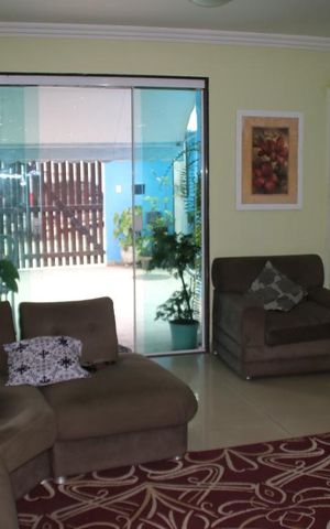 Casa de condomínio à venda com 160m², 3 quartos e 2 vagasSala