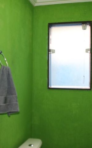 Casa de condomínio à venda com 160m², 3 quartos e 2 vagasLavabo