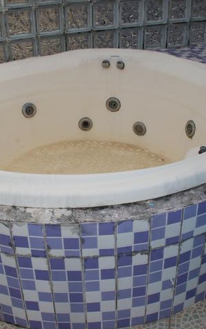Casa de condomínio à venda com 160m², 3 quartos e 2 vagasHidromassagem
