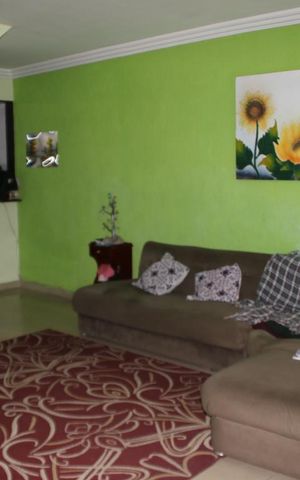 Casa de condomínio à venda com 160m², 3 quartos e 2 vagasSala