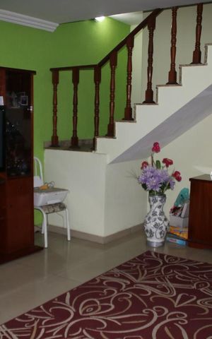 Casa de condomínio à venda com 160m², 3 quartos e 2 vagasSala
