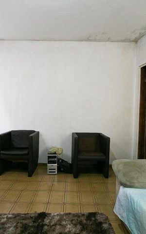 Casa à venda com 220m², 5 quartos e 5 vagas Casa à venda com 220m², 5 quartos e 5 vagasCasa 2 - Sala 1