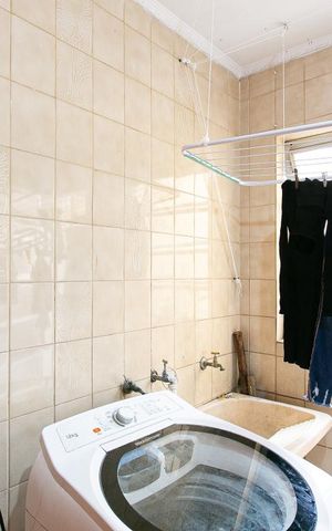Casa à venda com 220m², 5 quartos e 5 vagas Casa à venda com 220m², 5 quartos e 5 vagasÁrea de Serviço