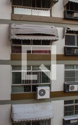 Apartamento à venda com 70m², 2 quartos e 1 vagaQuarto 02 - Janela