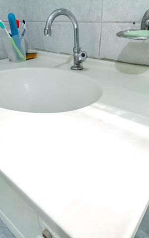 Casa à venda com 160m², 2 quartos e 2 vagas Casa à venda com 160m², 2 quartos e 2 vagasBanheiro social