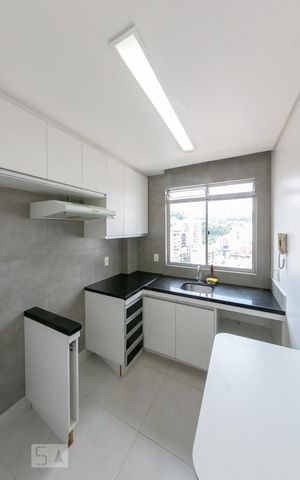 Apartamento à venda com 60m², 2 quartos e 2 vagasCozinha