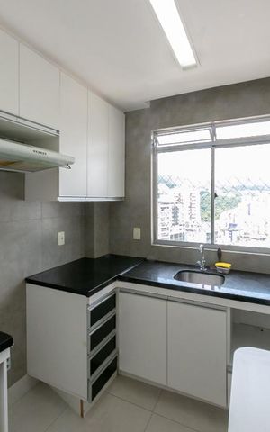 Apartamento à venda com 60m², 2 quartos e 2 vagasCozinha