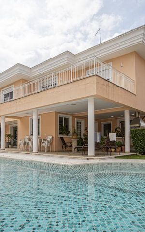 Casa de condomínio à venda com 900m², 5 quartos e sem vaga Casa de condomínio à venda com 900m², 5 quartos e sem vagaPiscina